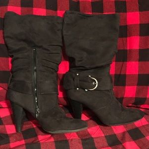 Black buckle boots